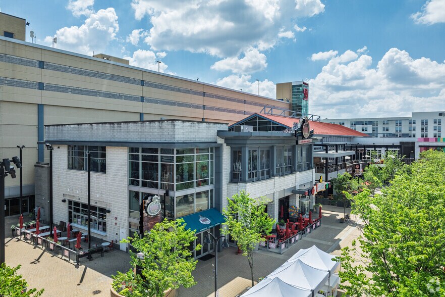 Primary Photo Of 5435-5505 Park Pl, Rosemont General Retail For Sale