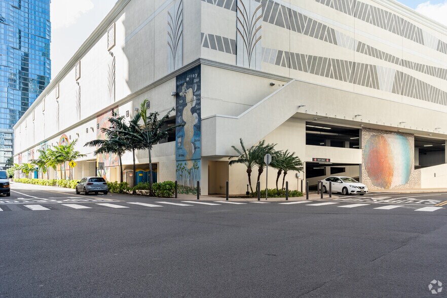 More Photos Of 1044 Auahi St, Honolulu Movie Theatre For Lease