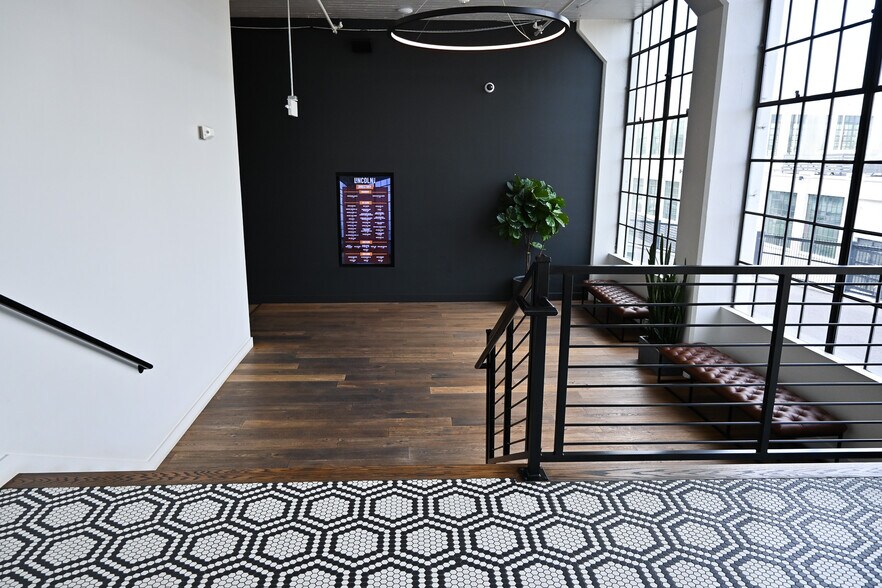 More Photos Of 1300 Meridian St N, Huntsville Unknown For Lease