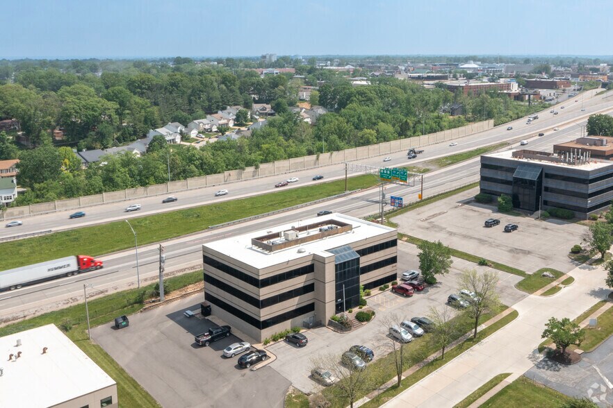 More Photos Of 11116 S Towne Sq, Saint Louis Office For Lease