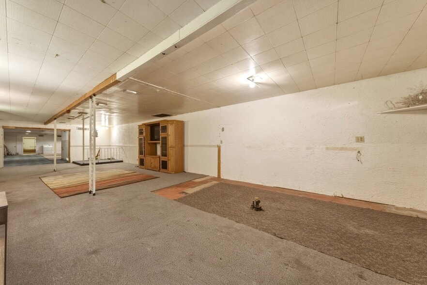 More Photos Of 956 Main St, Pomeroy Storefront For Sale