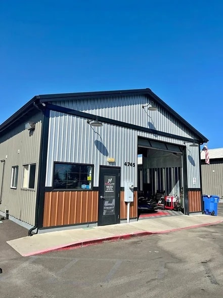 More Photos Of 4745 Lancaster Dr NE, Salem Warehouse For Lease