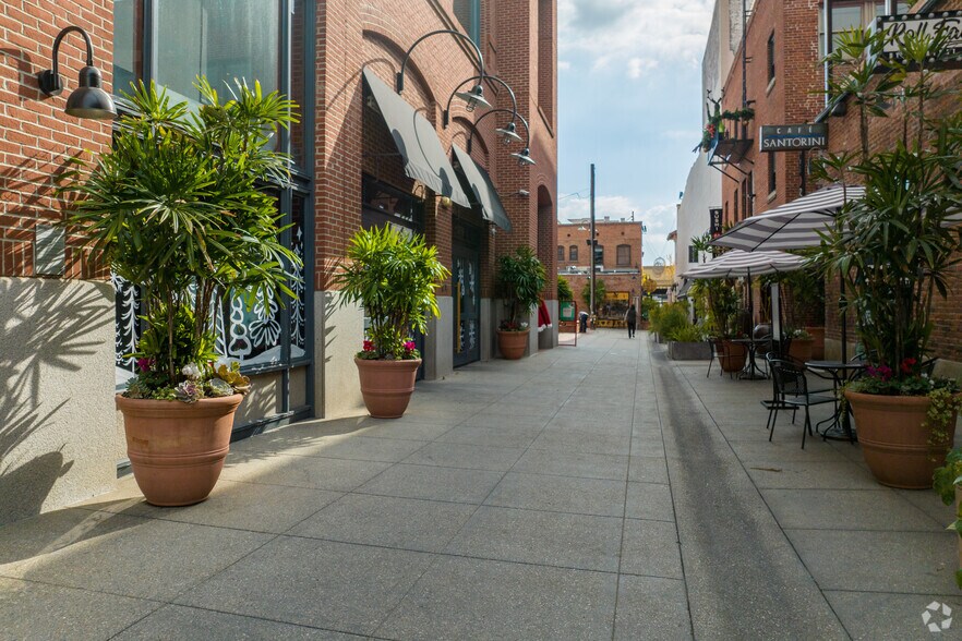 More Photos Of 61-75 W Colorado Blvd, Pasadena Unknown For Lease
