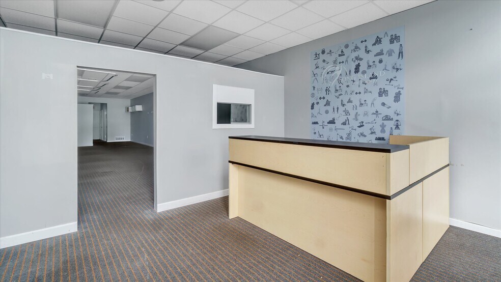 More Photos Of 221-229 Walt Whitman Rd, Huntington Station Storefront For Lease