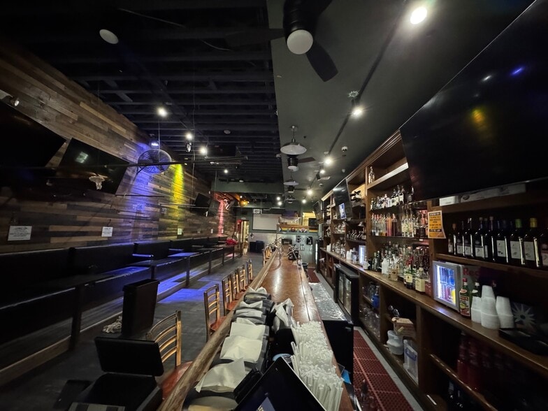 More Photos Of 1330 Walnut St, Philadelphia General Retail For Sale