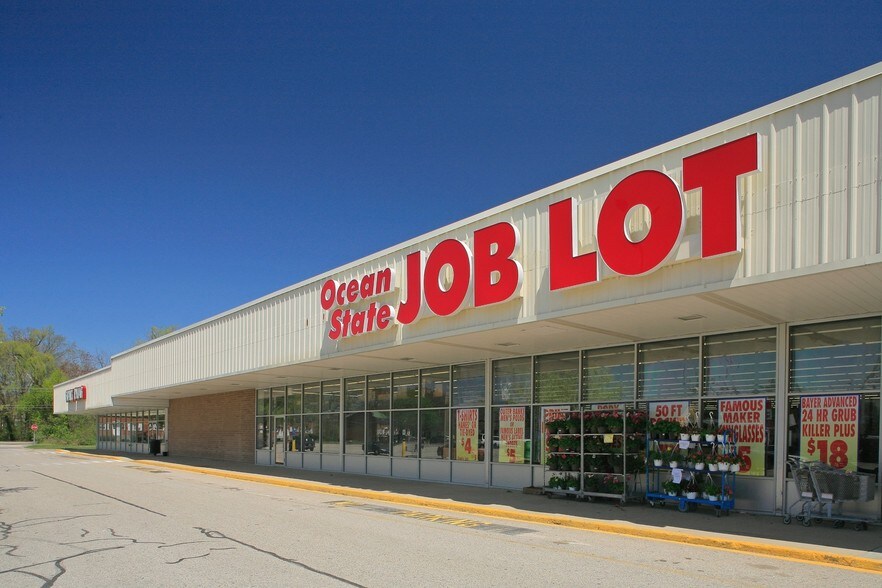 More Photos Of 1589-1601 Main St, Willimantic General Retail For Lease