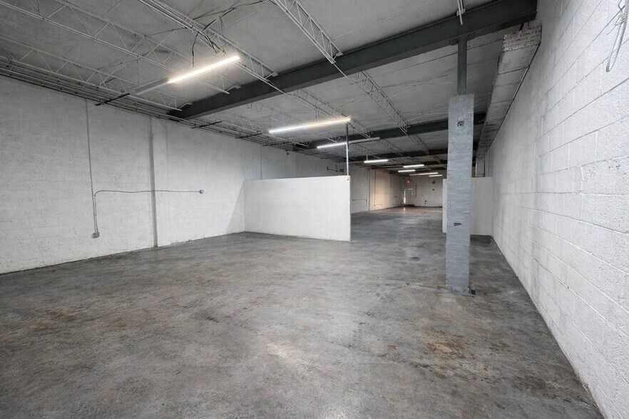 More Photos Of 850 NW 71st St, Miami Service For Lease