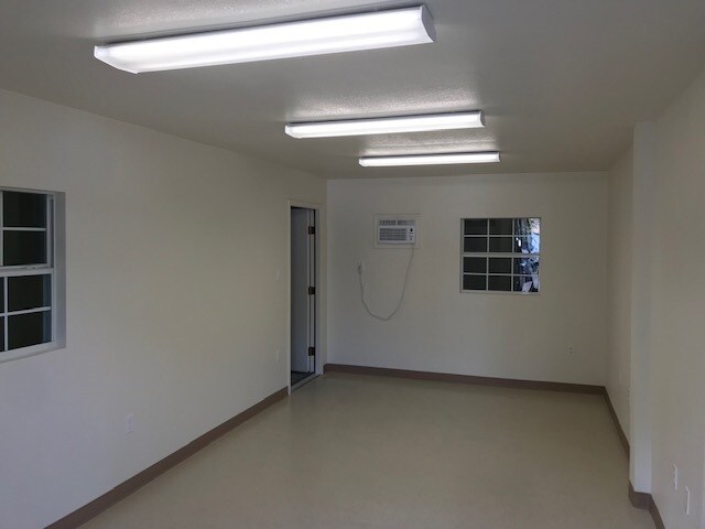 More Photos Of 200-224 N McColl Rd, McAllen Showroom For Lease