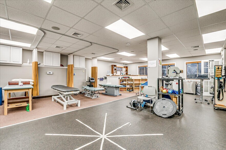 More Photos Of 72 Highway 27, Edison Medical For Sale