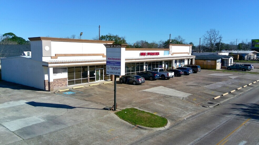 More Photos Of 614 Park St, Baytown Storefront For Lease