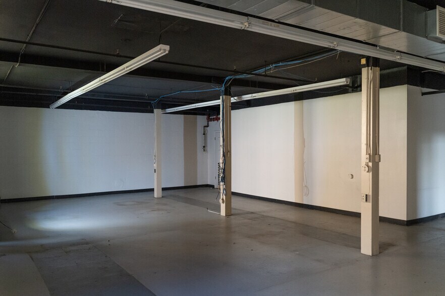 More Photos Of 1575 Lake St, Elmira Manufacturing For Sale