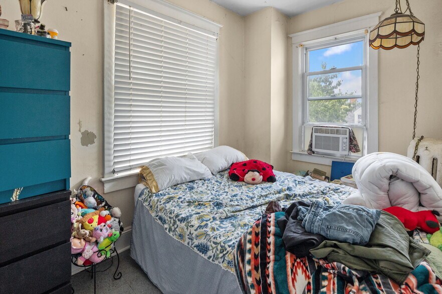 More Photos Of 231 Washington St, Morrisville Apartments For Sale