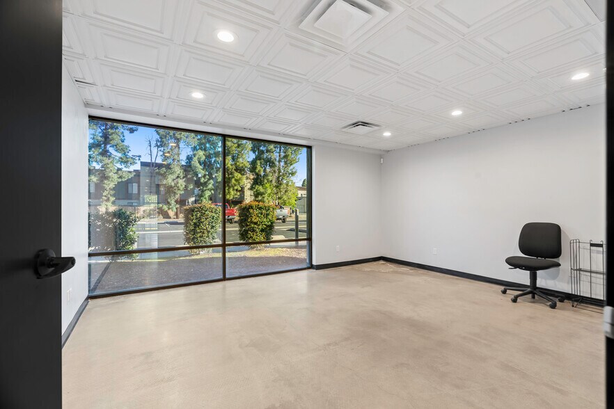 More Photos Of 4600 W American Ave, Bakersfield Office For Sale