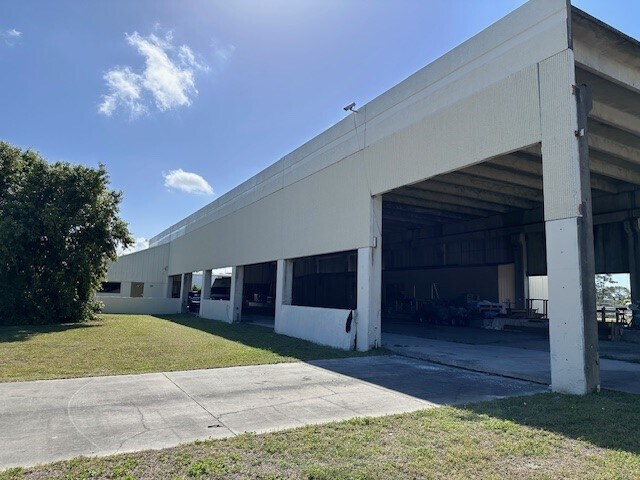 More Photos Of 761 Wesley Ave, Tarpon Springs Manufacturing For Sale
