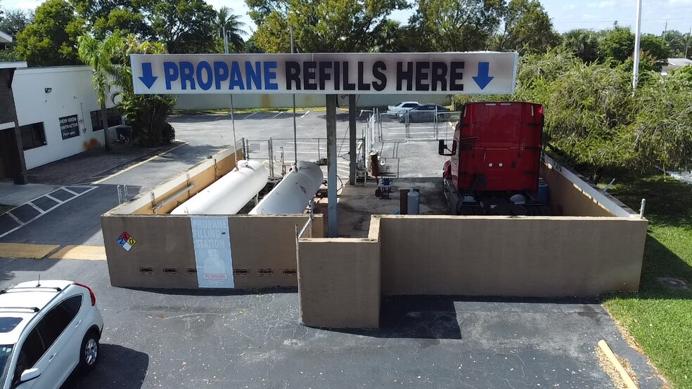 More Photos Of 2401-2403 N State Road 7, Margate Freestanding For Sale