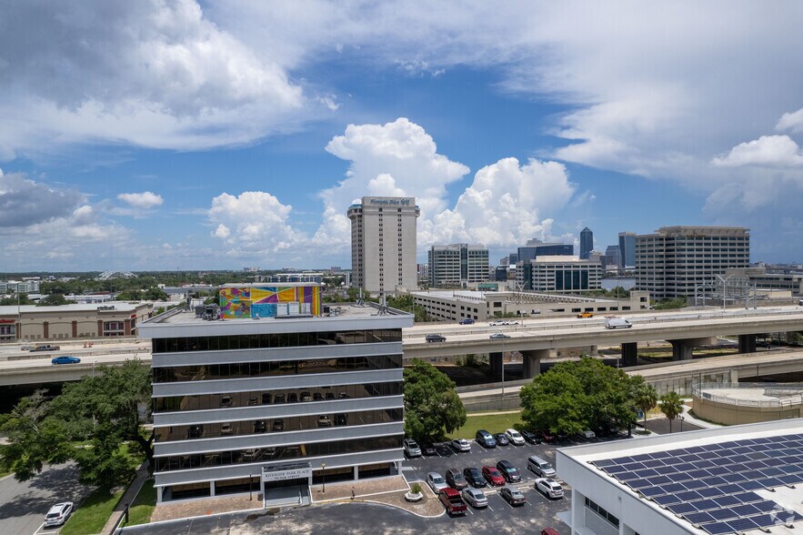 More Photos Of 751 Oak St, Jacksonville Office For Lease