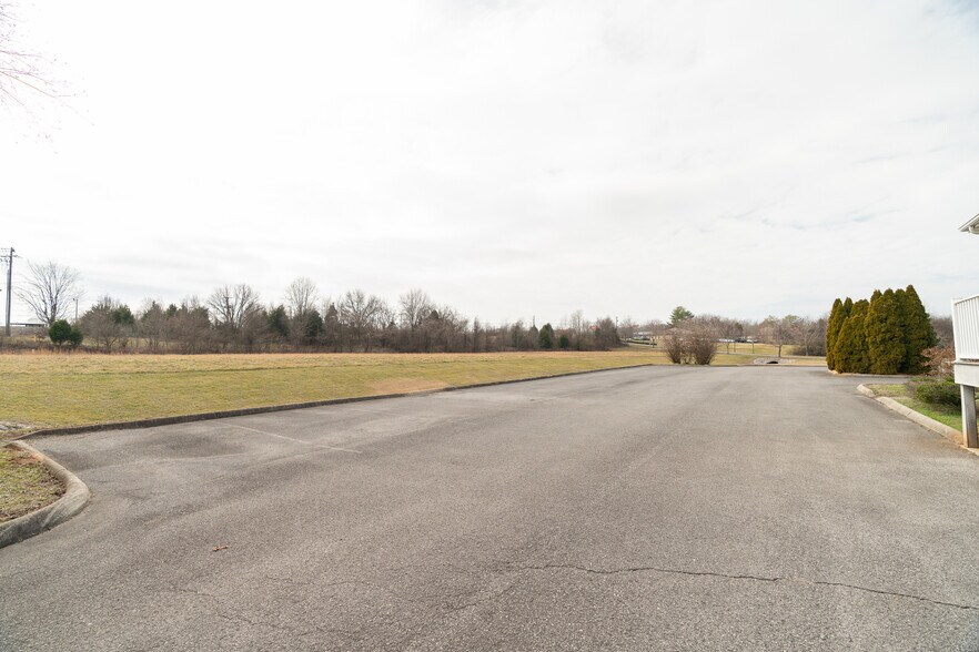 More Photos Of 130 Willowcreek Blvd, Sweetwater Medical For Sale