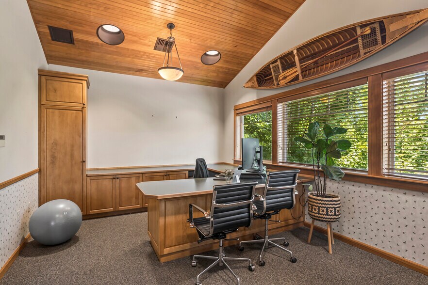More Photos Of 796 SW Bradbury Way, Bend Office For Lease