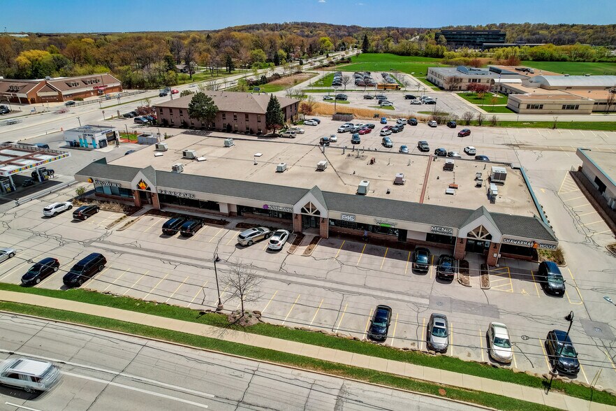 More Photos Of 17445 W Bluemound Rd, Brookfield Unknown For Lease