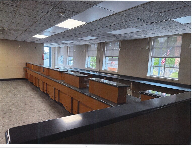 More Photos Of 2-6 N Main St, Wallingford Bank For Lease