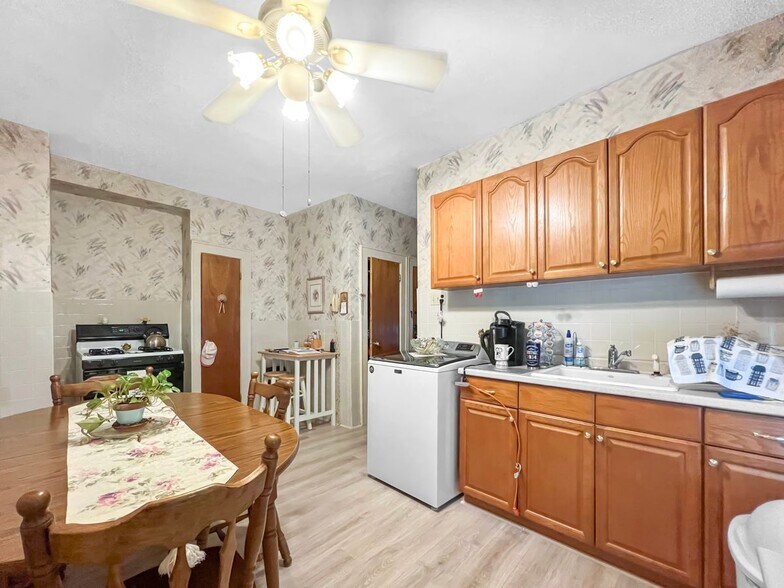 More Photos Of 700-702 N 7th St, Newark Apartments For Sale