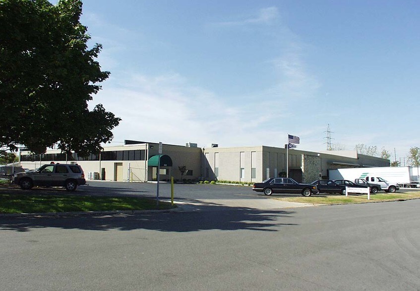 More Photos Of 220 Janney Rd, Dayton Warehouse For Lease