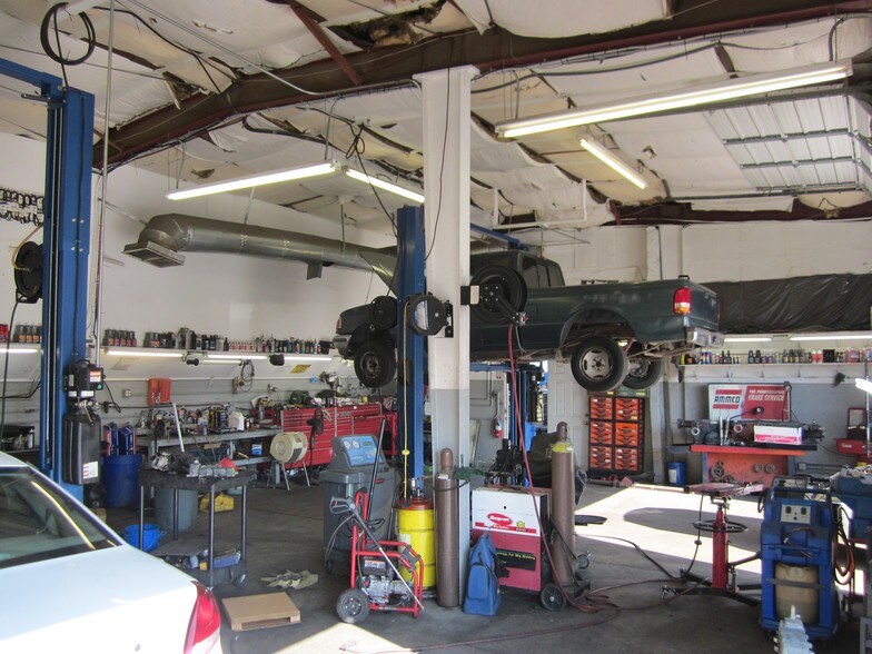 More Photos Of 74725 Joni Dr, Palm Desert Auto Repair For Sale