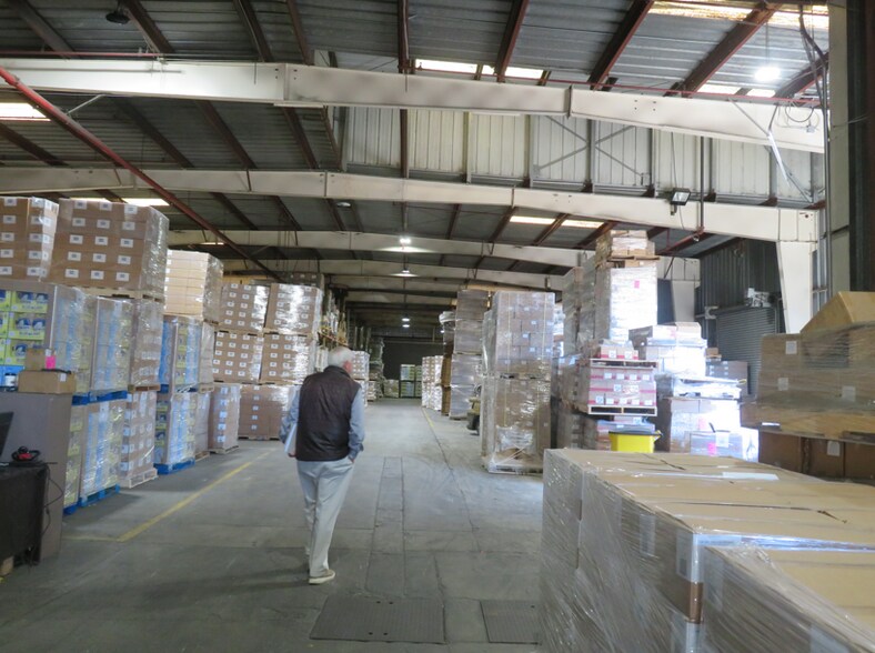 More Photos Of 880 W Beach Rd, Watsonville Warehouse For Sale