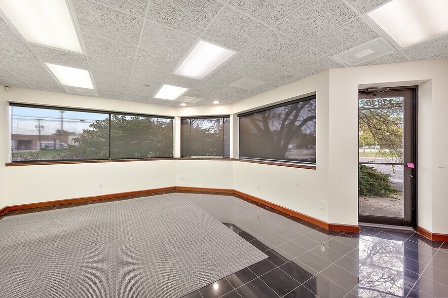 More Photos Of 33830 Harper Ave, Clinton Township Medical For Sale