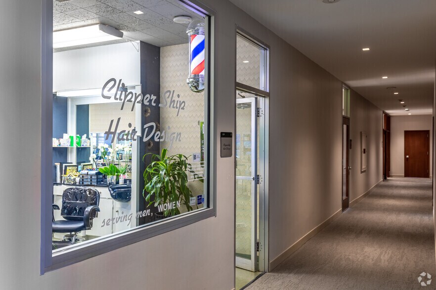 More Photos Of 6688 N Central Expy, Dallas Unknown For Lease