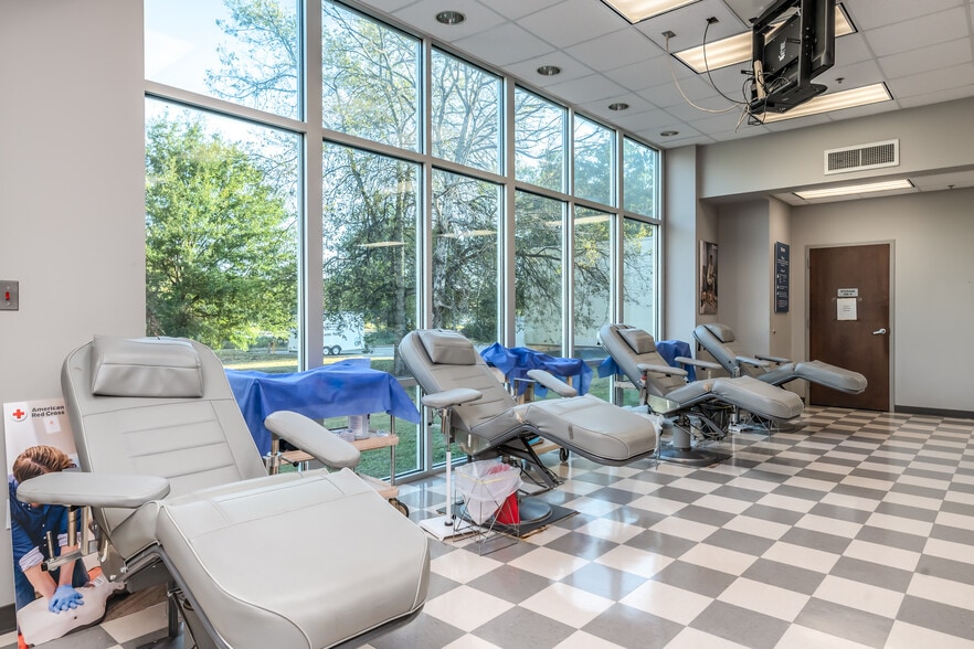 More Photos Of 5015 Woods Crossing Rd, Montgomery Office For Sale