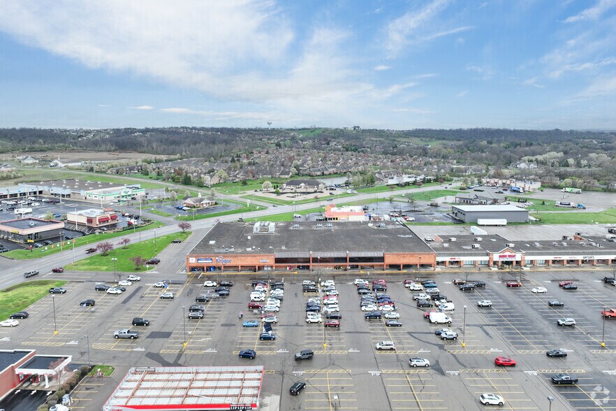 More Photos Of 1474 Main St, Hamilton Supermarket For Lease