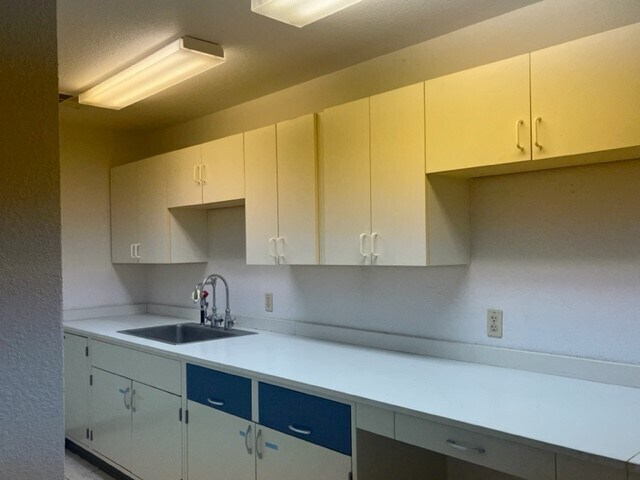 More Photos Of 3333 Vaca Valley Pky, Vacaville Research And Development For Lease