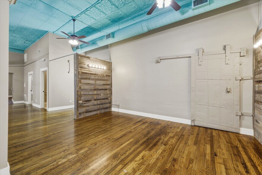 More Photos Of 318 N Chadbourne St, San Angelo Storefront For Sale