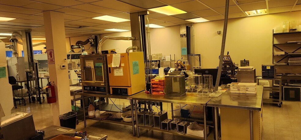 More Photos Of 116 Corporate Blvd, South Plainfield Warehouse For Lease