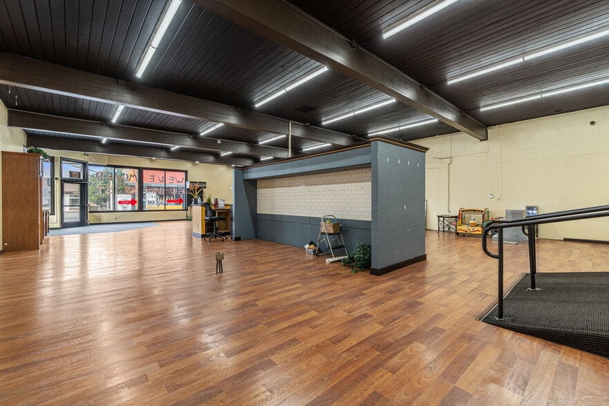 More Photos Of 341 Harris St, Eureka Storefront For Sale