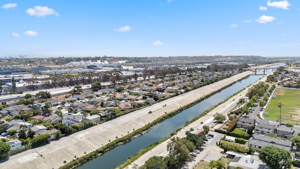 More Photos Of 4852 S Centinela Ave, Los Angeles Multifamily For Sale