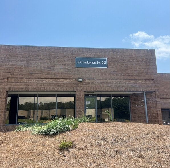 More Photos Of 2500 Park Central Blvd, Decatur Distribution For Lease