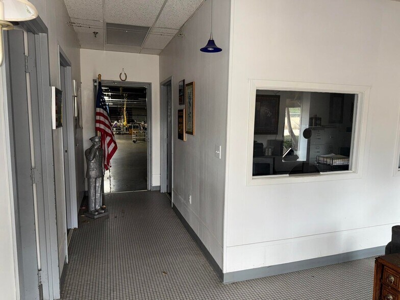 More Photos Of 826 17th Ave S, Columbus Manufacturing For Sale