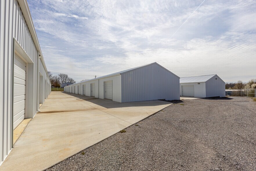 More Photos Of 665 David Ave, Danville Self Storage For Lease