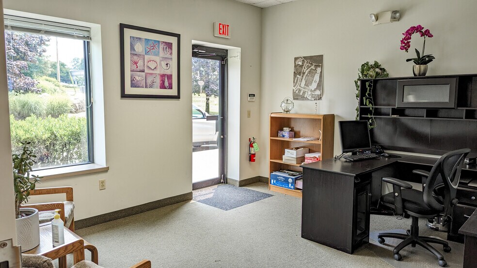 More Photos Of 20 Research Pky, Old Saybrook Light Manufacturing For Lease