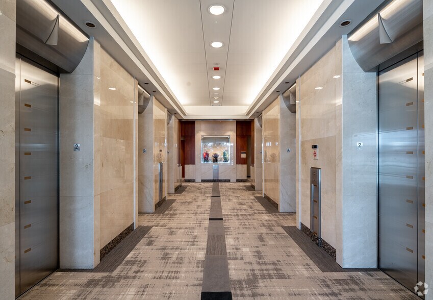 More Photos Of 8000-8500 Normandale Lake Blvd, Bloomington Unknown For Lease