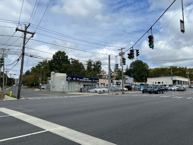 More Photos Of 195 Northern Blvd, Great Neck Auto Dealership For Lease