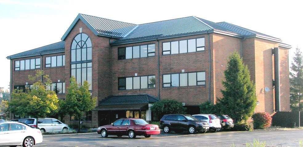 More Photos Of 8300 Tyler Blvd, Mentor Medical For Lease