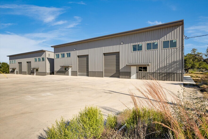More Photos Of 10020 Darden Hill Rd, Austin Light Distribution For Lease