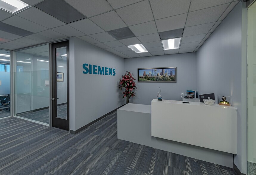 More Photos Of 1401 Enclave Pky, Houston Office For Sale