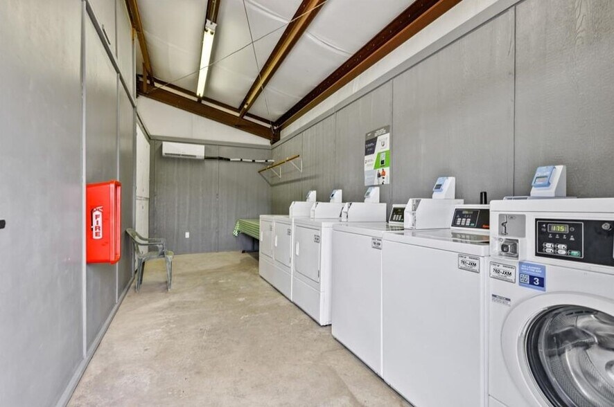 More Photos Of 618 Live Oak St, Blanco Apartments For Sale