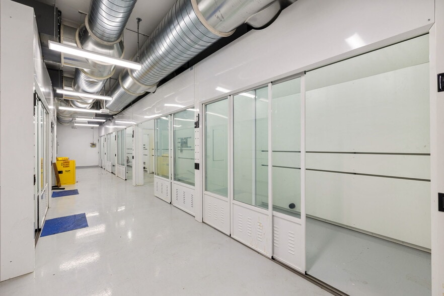 More Photos Of 18194 Blue Dream Crossing, Desert Hot Springs Manufacturing For Sale