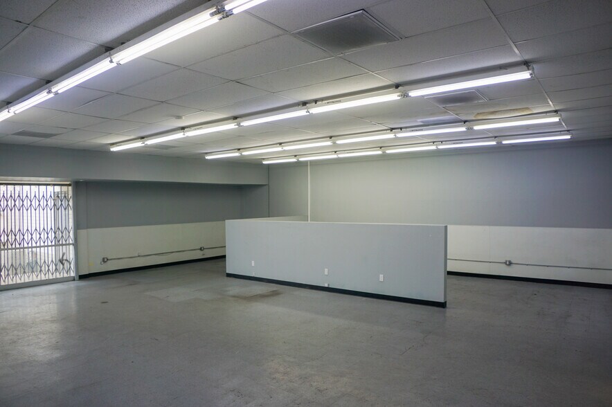 More Photos Of 4803-4809 Melrose Ave, Los Angeles Freestanding For Lease