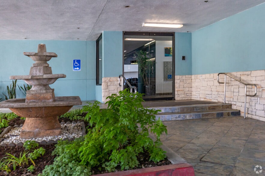 More Photos Of 17742 Beach Blvd, Huntington Beach Medical For Lease